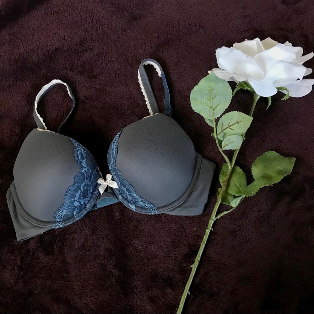 Victoria’s Secret Bra Size 32D